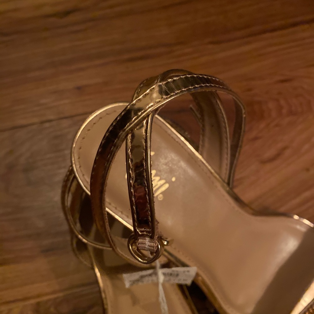 Heels - Picture 5 of 7